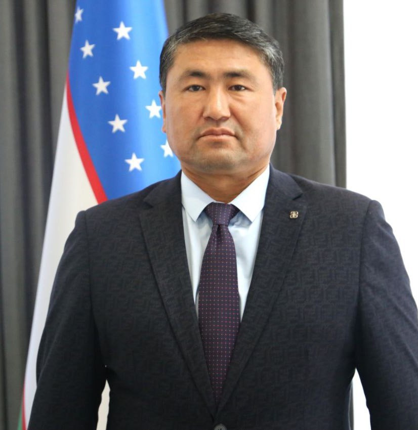 Braziliyalik porno aktrisa Karmen Eshakda paypoq kiygan qizlar